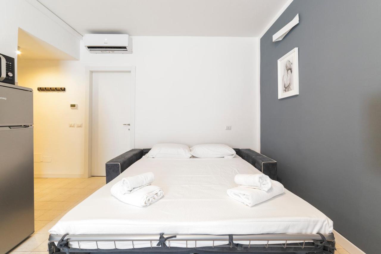 Roomy Apartment Close To Subway M5! Милано Екстериор снимка